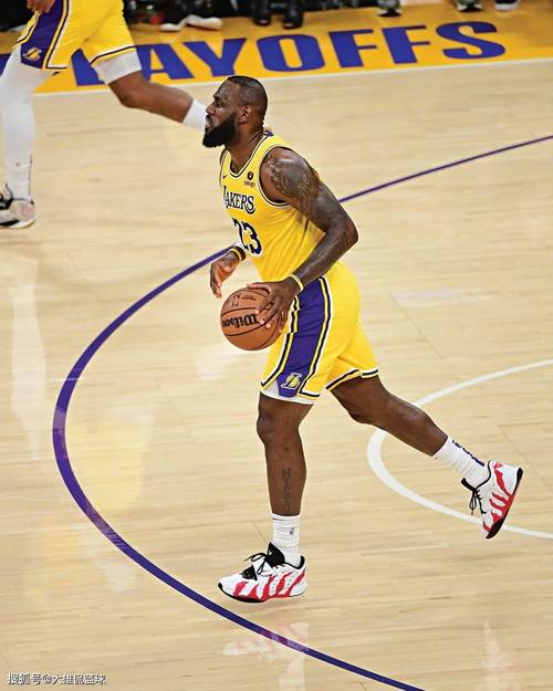 阿莱格里：明天看看普利西奇能否出战，米兰必须重返欧冠（阿莱格里：普利西奇出战待定，米兰目标重返欧冠）