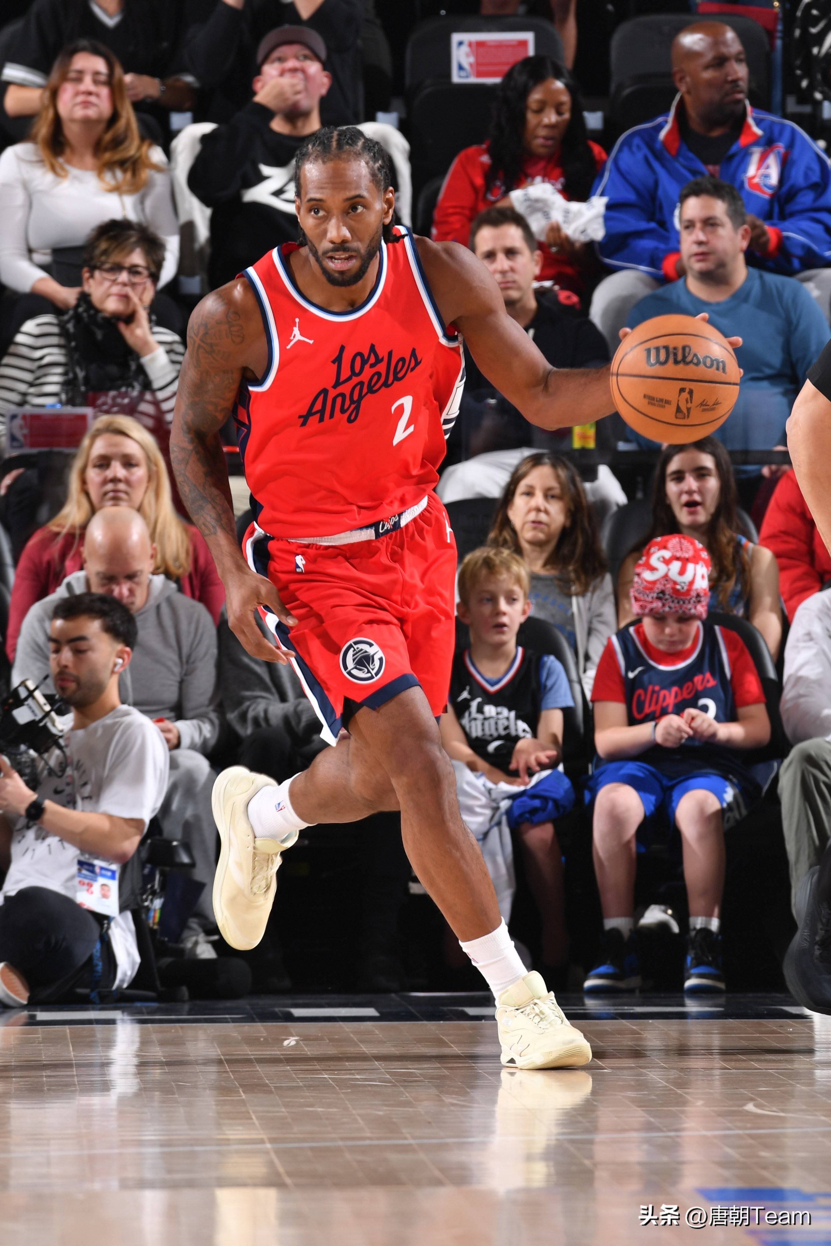 皇家奥维耶多0-0奥萨苏纳，势均力敌（皇家奥维耶多与奥萨苏纳互交白卷，难分高下）