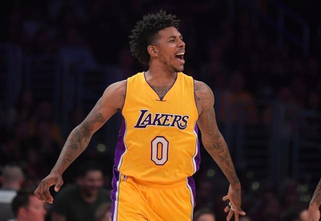 拜仁对阵圣保利全场3次射门中柱：卡尔2次、凯恩1次（拜仁战圣保利三次中柱：卡尔两次、凯恩一次）